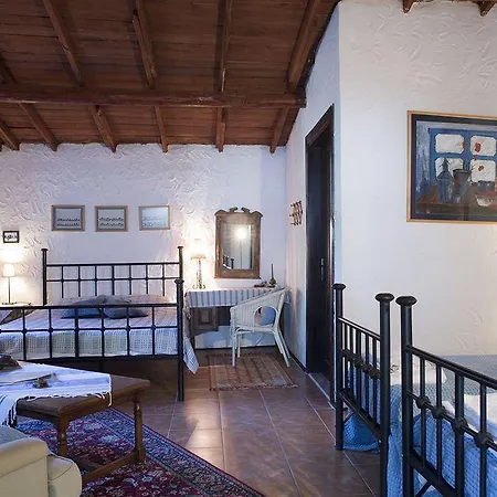 Bakkhos Pensjonat 3*