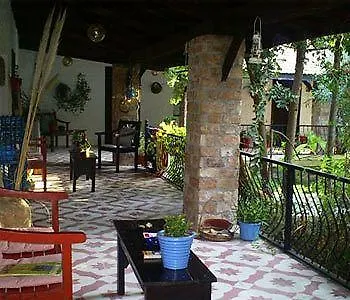 Bakkhos Pensión