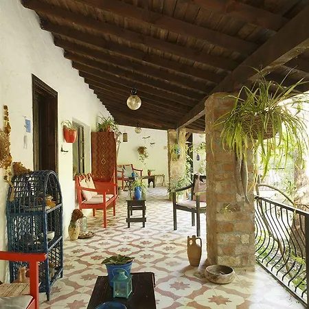 Bakkhos Kusadasi