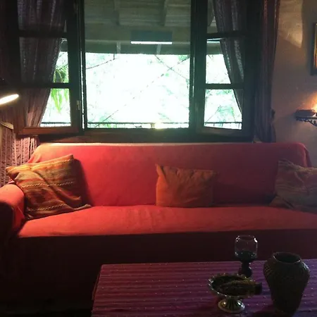 Bakkhos Guest house 3*