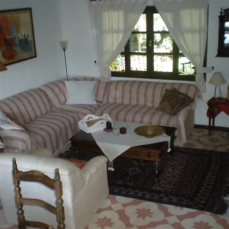 Guest house Bakkhos